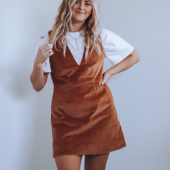 Corduroy pinafore dress - Picture 1 of 3